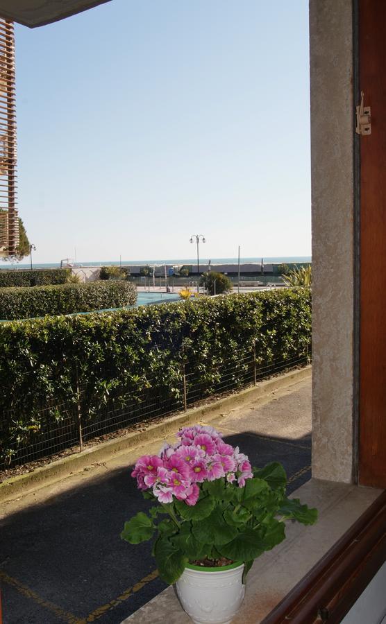 Appartamenti Diplomatic-Residence Fronte Mare-Piazza Torino-Lido Di Jesolo Exteriör bild